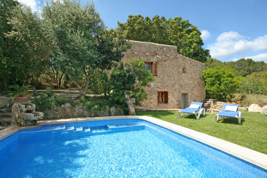 FINCA CAN FONT